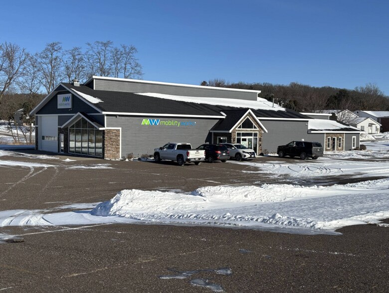 More Photos Of 3115 Oak Knoll Dr, Eau Claire Auto Dealership For Lease