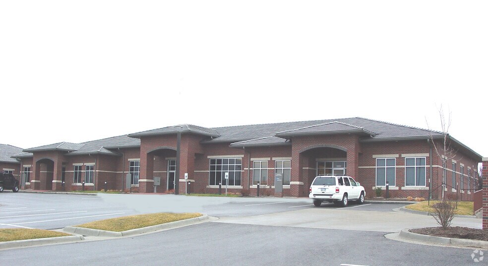 Primary Photo Of 3351-3383 NE Ralph Powell Rd, Lee's Summit Office For Lease