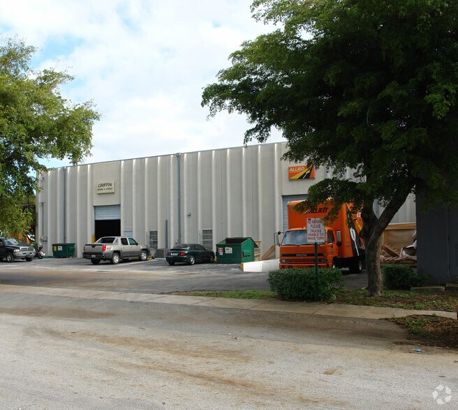 More Photos Of 7051 SW 21st Pl, Fort Lauderdale Warehouse For Sale