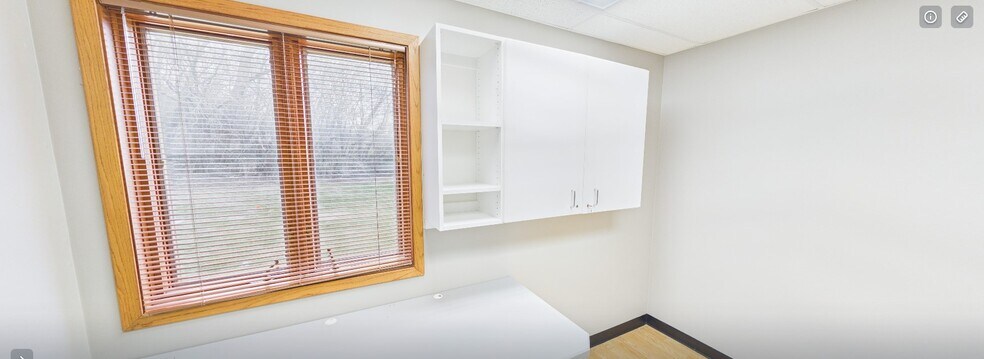 More Photos Of 2210 Dean St, Saint Charles Office For Sale
