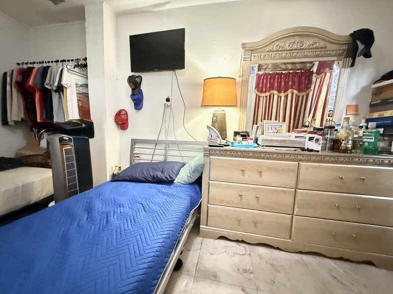 More Photos Of 615 Summit Ave, Union City Apartments For Sale