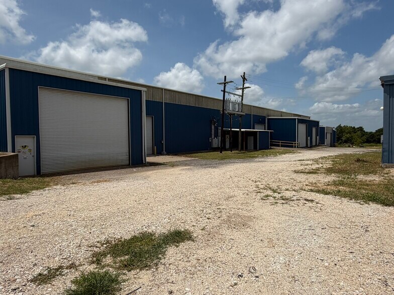 More Photos Of 5808 Fm 3455 Rd, Navasota Manufacturing For Lease