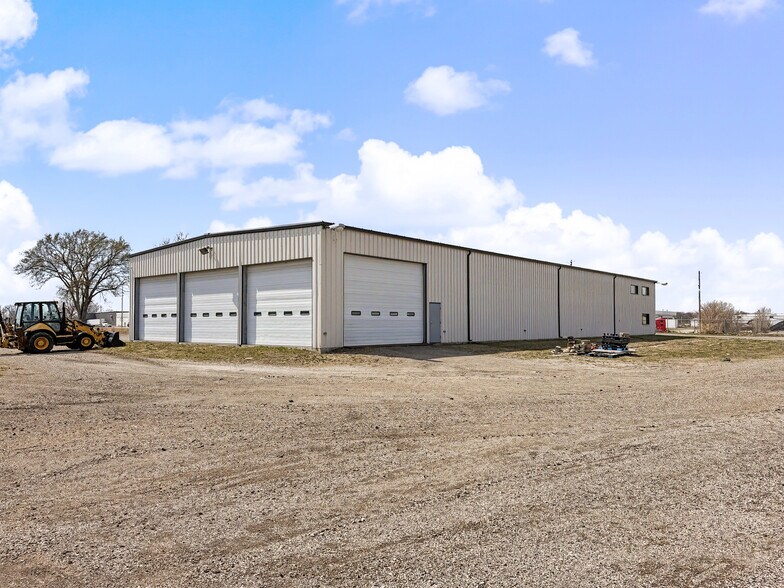 More Photos Of 2862 Wagner Rd, Waterloo Industrial For Lease