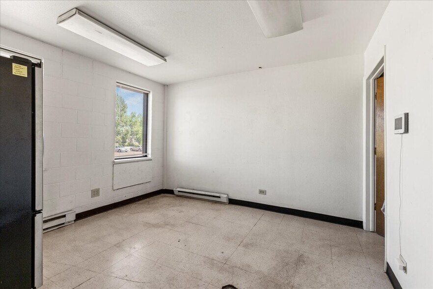 More Photos Of 5750-5778 Lamar St, Arvada Warehouse For Lease