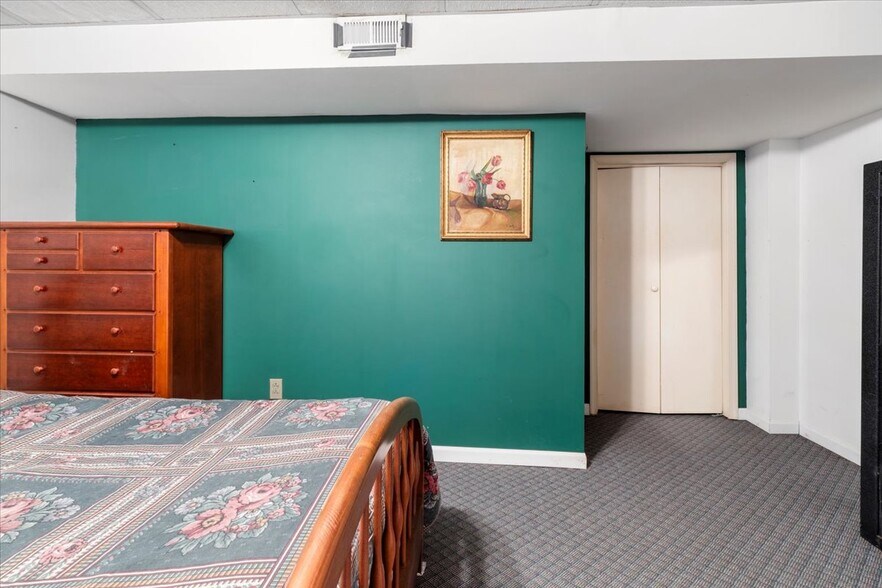 More Photos Of 1356 Coopers Cove Rd, Hardy Specialty For Sale
