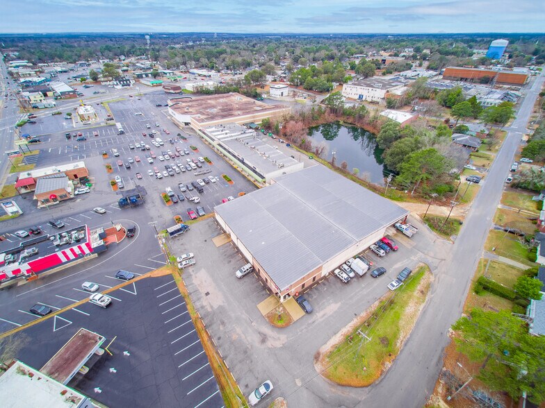 More Photos Of 111 N 12th St, West Columbia General Retail For Sale