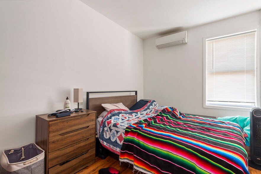 More Photos Of 4304 34th Ave, Astoria Freestanding For Sale