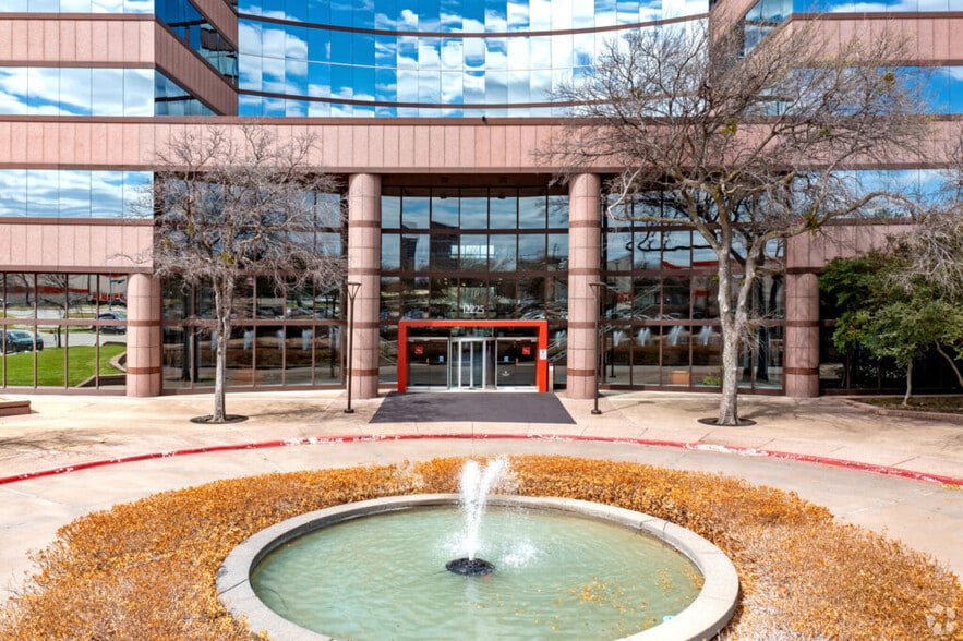 More Photos Of 12225 Greenville Ave, Dallas Office For Lease