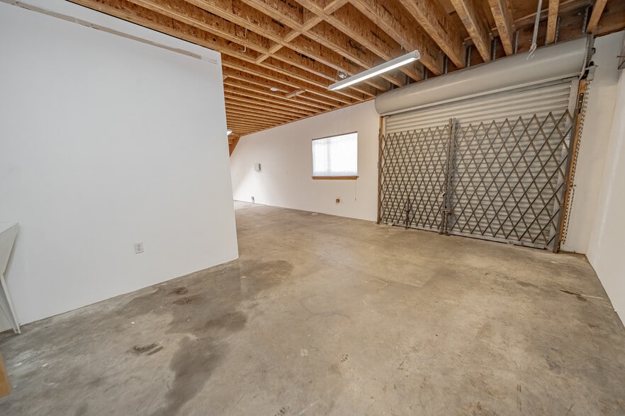 More Photos Of 2894 Ettie St, Oakland Distribution For Lease