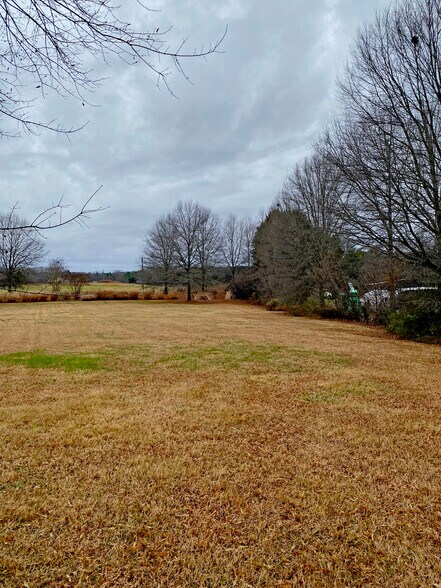 More Photos Of 101 Bahama Rd, Bahama Medical For Sale