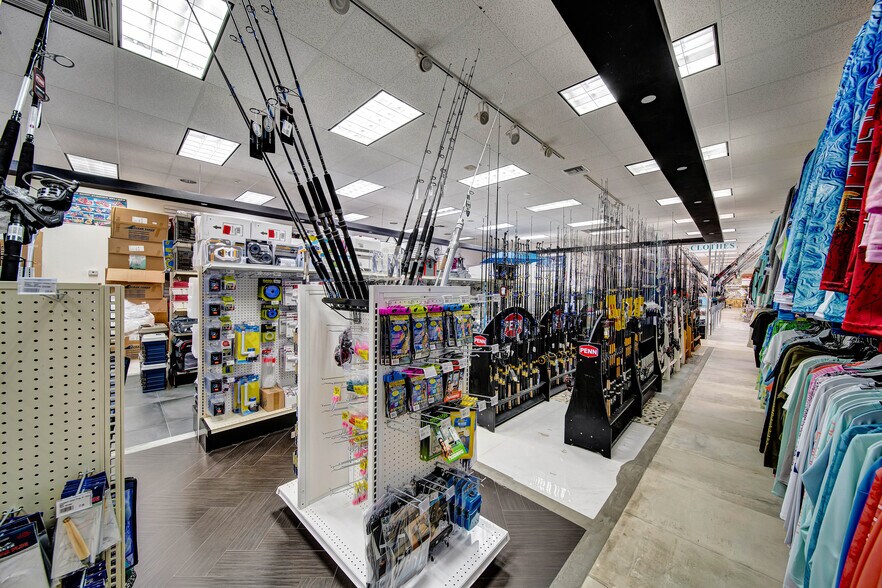 More Photos Of 14951 S Dixie Hwy, Palmetto Bay Freestanding For Lease