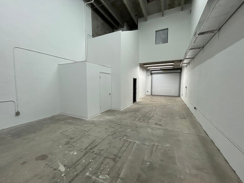 More Photos Of 20101-20161 NE 16th Pl, Miami Loft Creative Space For Sale