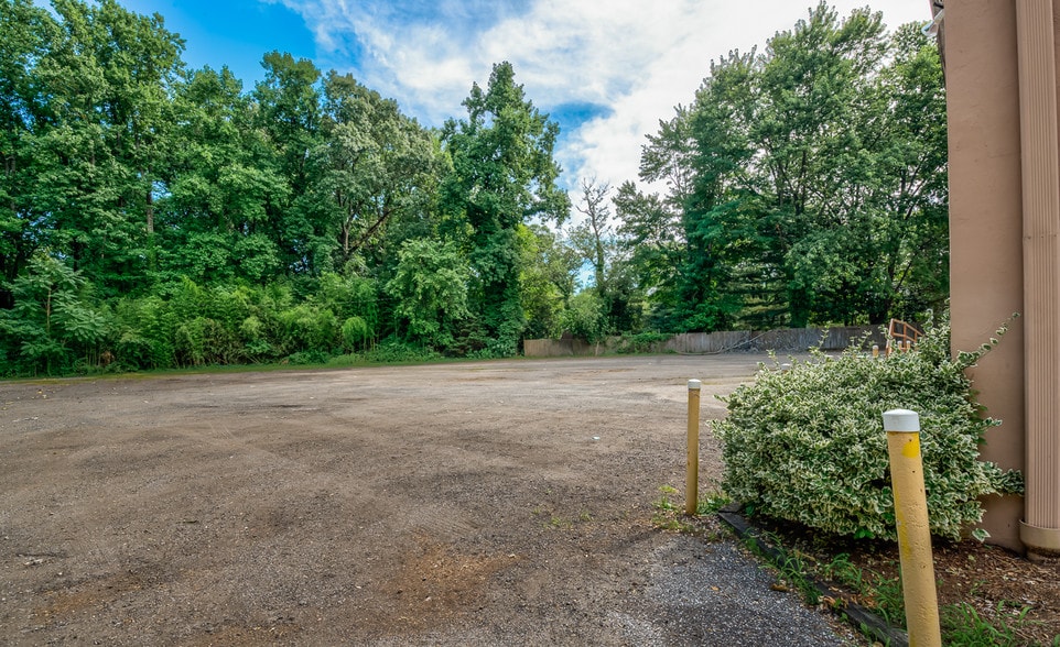 More Photos Of 10 Pythian Dr, Edgewater Lodge Meeting Hall For Sale