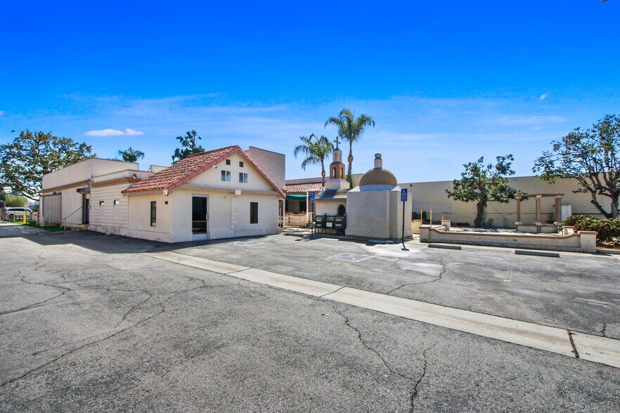 More Photos Of 13526 Central Ave, Chino Restaurant For Sale