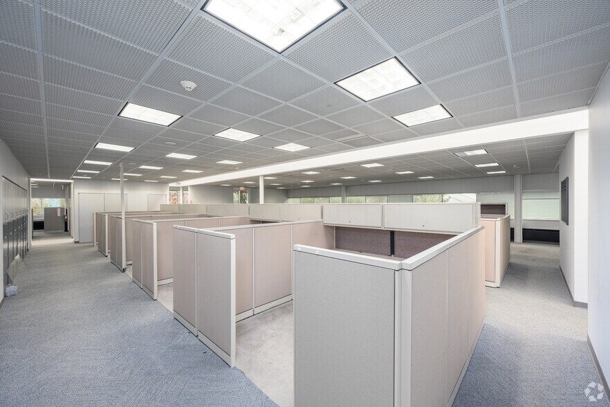 More Photos Of 600 Plastics Pl, Kalamazoo Office For Sale