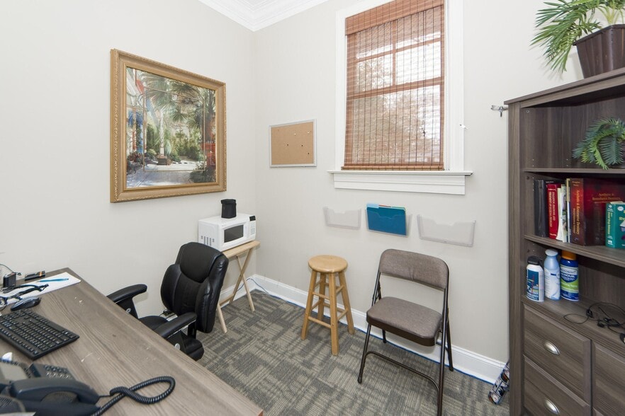 More Photos Of 531 Folly Rd, Charleston Medical For Sale