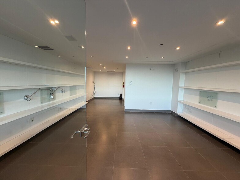 More Photos Of 4770 Biscayne Blvd, Miami Office For Sale