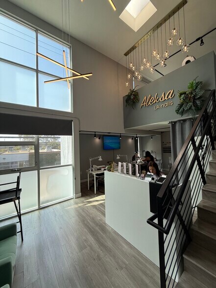 More Photos Of 2332 Cotner Ave, Los Angeles Loft Creative Space For Lease