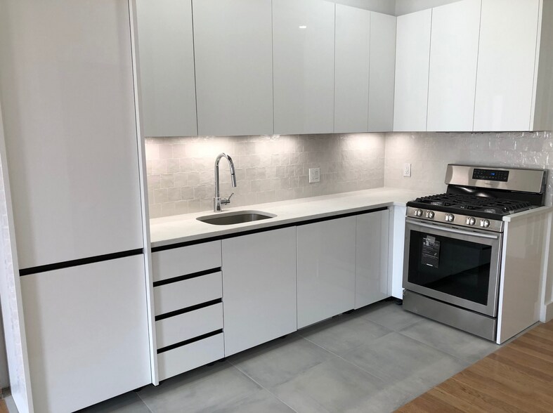More Photos Of 98 Greenpoint Ave, Brooklyn Apartments For Sale