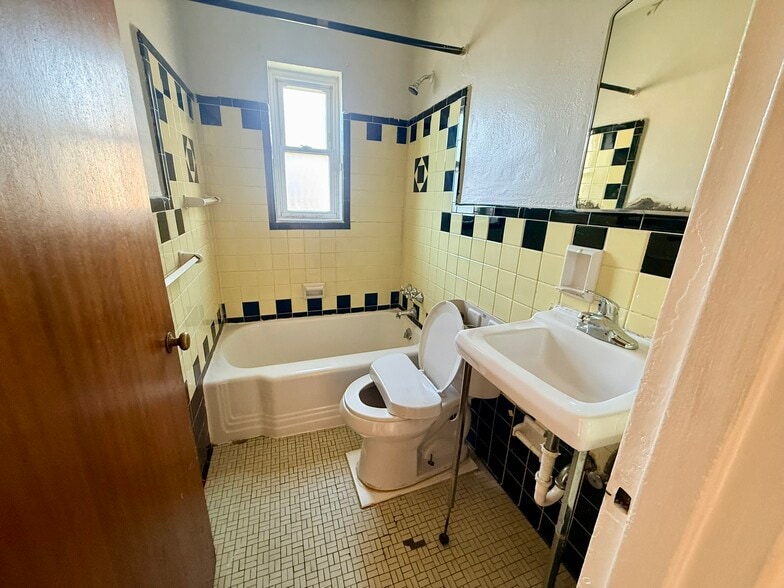 More Photos Of 2512-2516 Highland Ave, Cincinnati Apartments For Sale