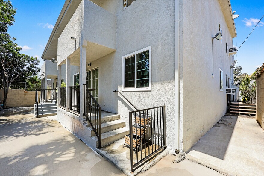 More Photos Of 2104 Mozart St, Los Angeles Apartments For Sale