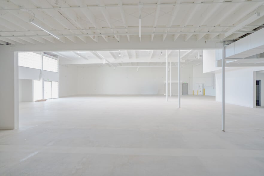 More Photos Of 17721 Mitchell N, Irvine Warehouse For Lease