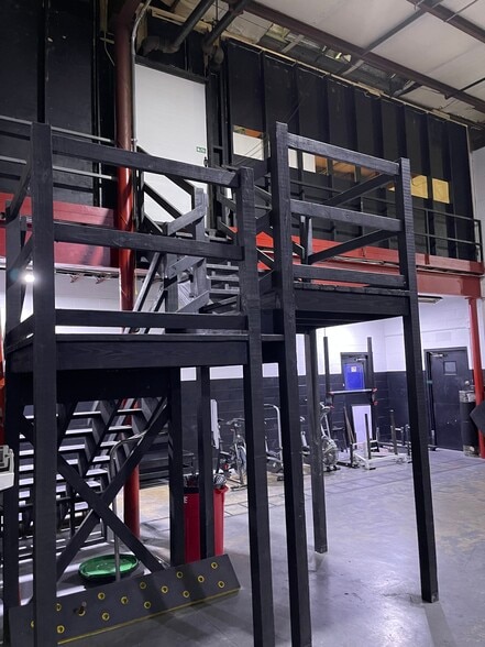 More Photos Of 1016 W Church St, Orlando Showroom For Lease