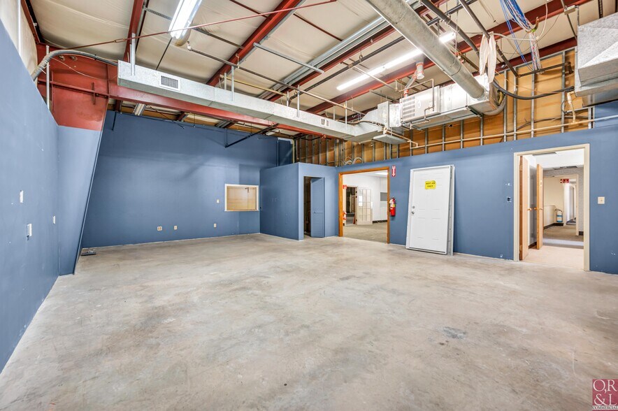 More Photos Of 351 Burnham St, East Hartford Light Manufacturing For Lease