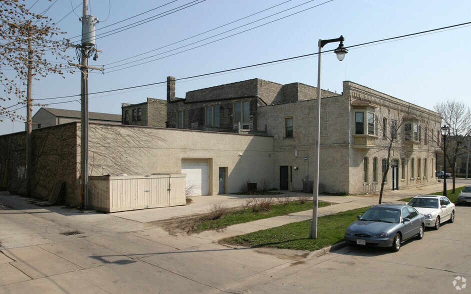 More Photos Of 1801-1805 N Dr Martin Luther King Jr Dr, Milwaukee Freestanding For Sale