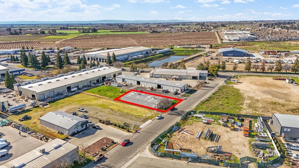 More Photos Of 460 Airpark Rd, Atwater Warehouse For Lease