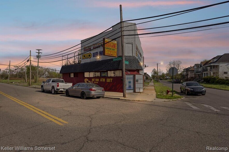 More Photos Of 9606 Shoemaker St, Detroit Convenience Store For Sale