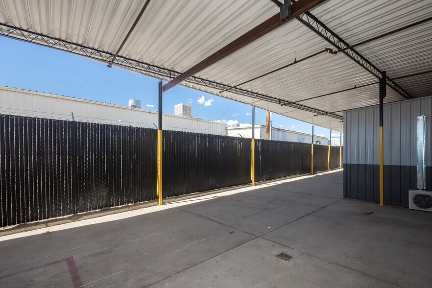 More Photos Of 1851 Commander Dr, Lake Havasu City Freestanding For Lease