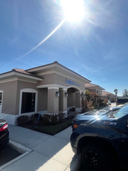 More Photos Of 2320 North Blvd W, Davenport Medical For Lease