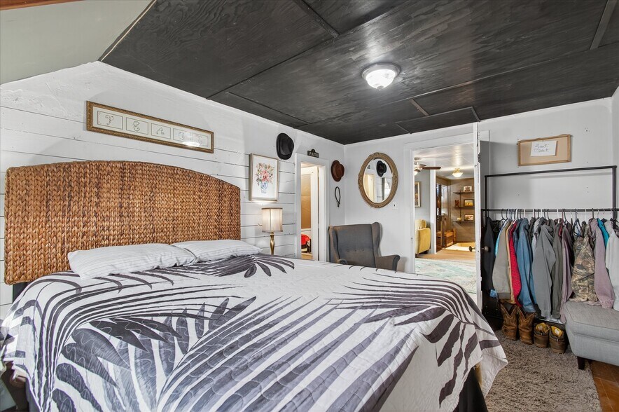More Photos Of 8 Fairgrounds Rd, Skamokawa Restaurant For Sale