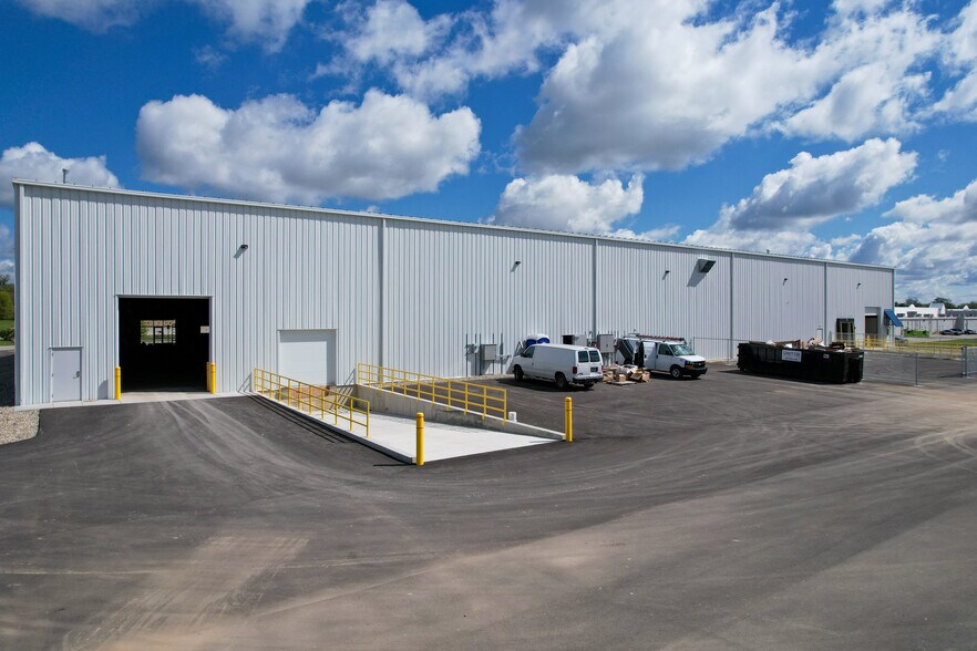 More Photos Of 5230 Keystone Dr, Fort Wayne Distribution For Lease