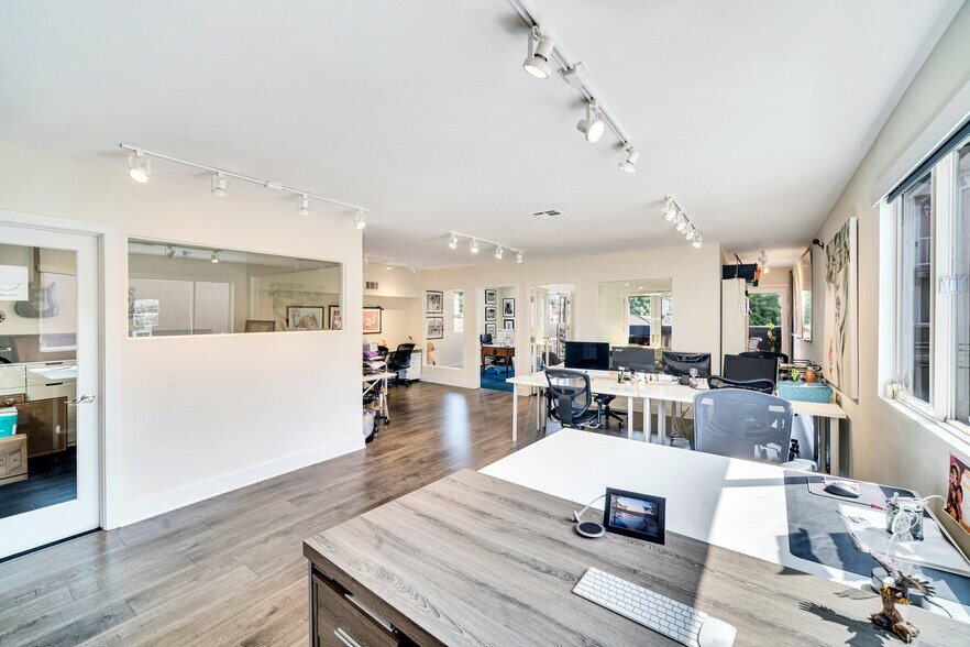 More Photos Of 850 S Robertson Blvd, Los Angeles Loft Creative Space For Lease