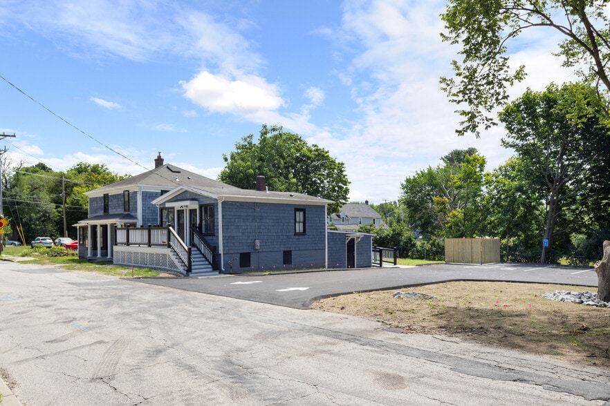 More Photos Of 14 W Natick Rd, Warwick Apartments For Sale
