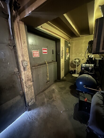 More Photos Of 130-134 N Madelia St, Spokane Manufacturing For Sale