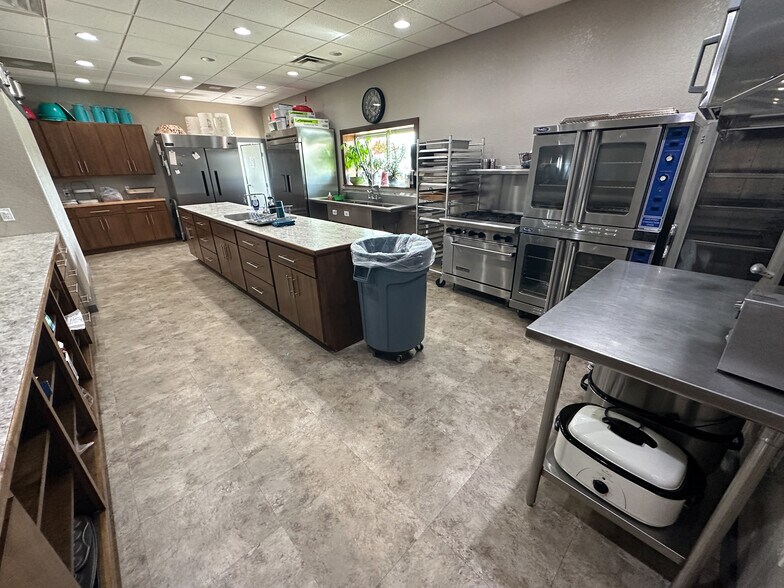 More Photos Of 3099 Highway 95, Mountain Grove Restaurant For Sale