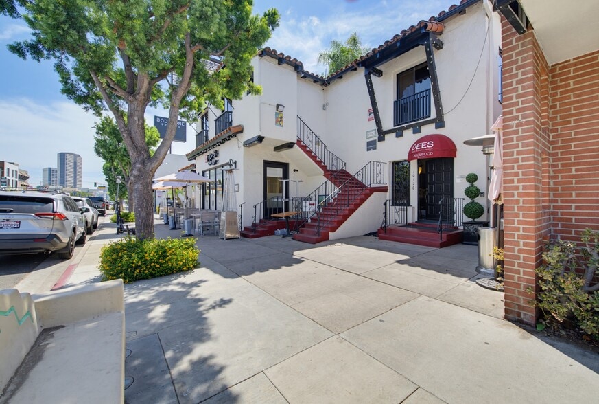 More Photos Of 10116-10120 Riverside Dr, Toluca Lake Office For Sale