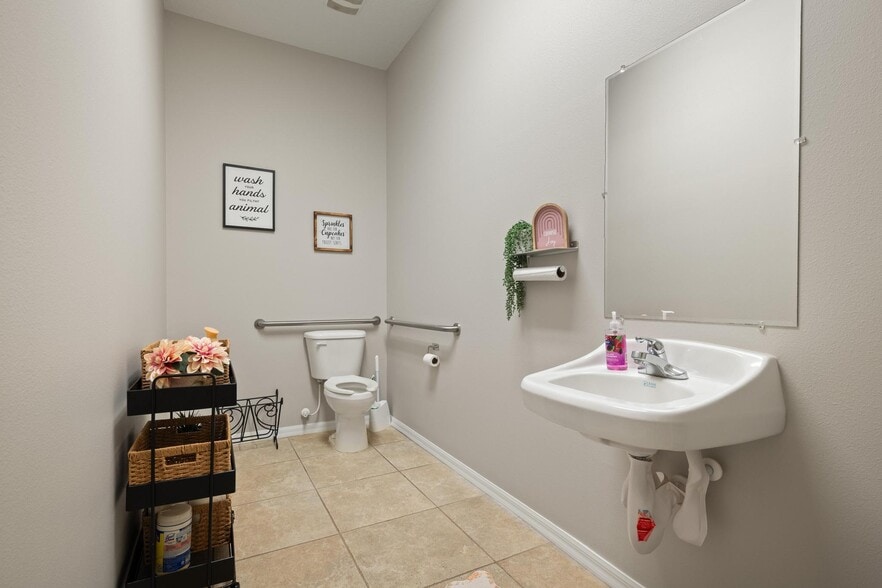 More Photos Of 17929 Hunting Bow Cir, Lutz Healthcare For Sale