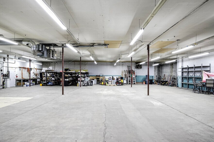 More Photos Of 2502 Leavenworth St, Omaha Light Manufacturing For Lease