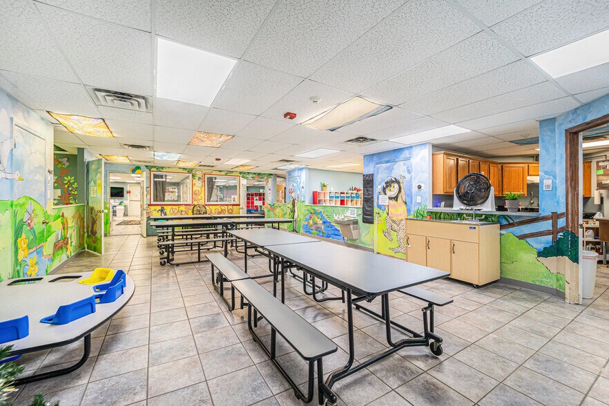 More Photos Of 3421 E Walnut St, Pearland Daycare Center For Sale