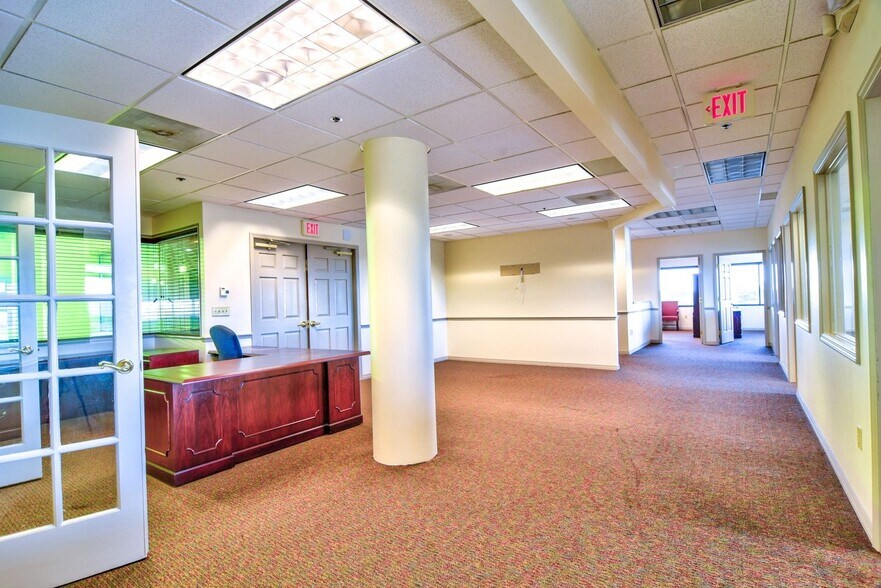 More Photos Of 1150 Cleveland St, Clearwater Office For Lease