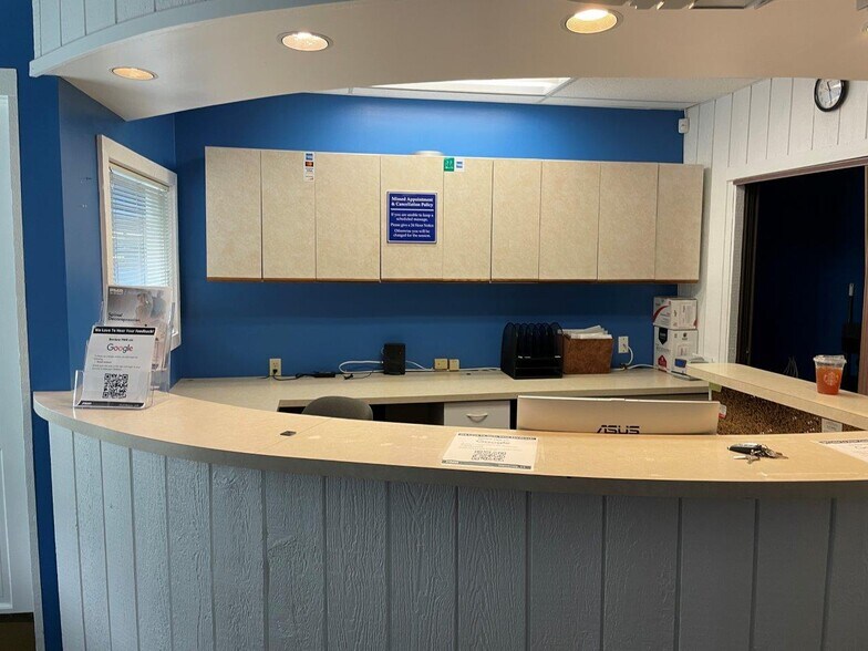 More Photos Of 304 Federal Rd, Brookfield Office For Lease