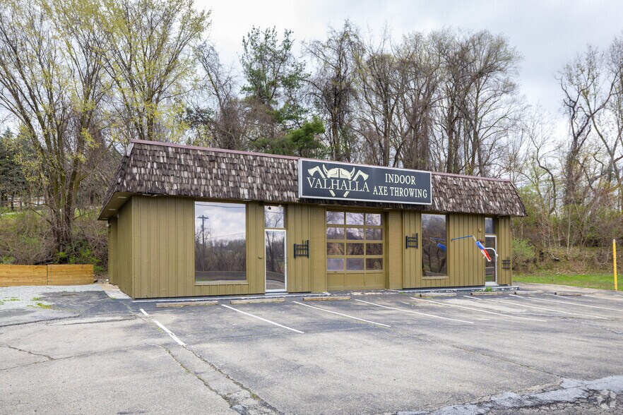Primary Photo Of 6781 Lincoln Hwy, Jeannette Auto Repair For Lease