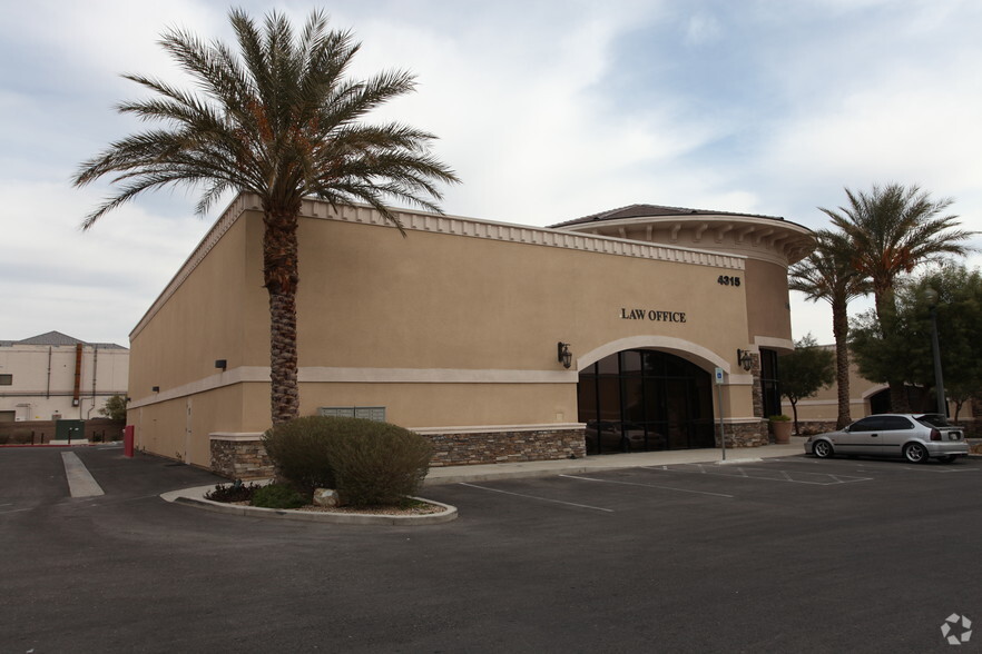 More Photos Of 4315 N Rancho Dr, Las Vegas Loft Creative Space For Lease