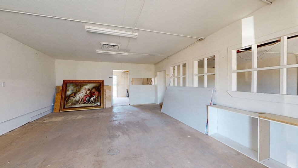 More Photos Of 300-350 W Apache Trl, Apache Junction Unknown For Lease