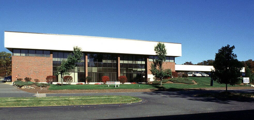 More Photos Of 84 October Hill Rd, Holliston Flex For Sale