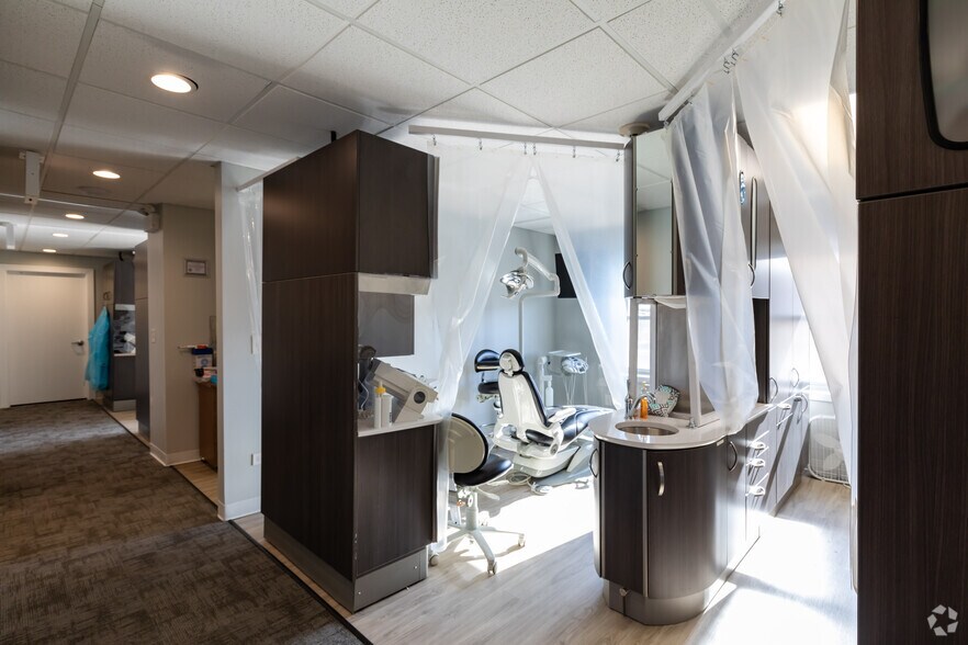 More Photos Of 1835 N 19th Ave, Melrose Park Medical For Lease